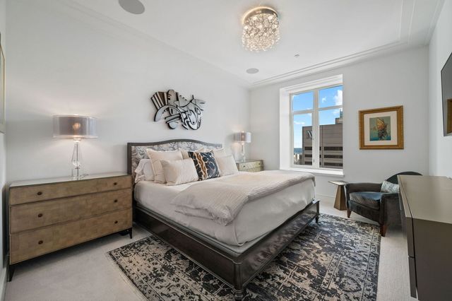 118 E ERIE Street 28F, Chicago, IL 60611