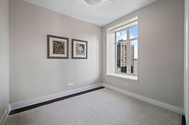 118 E ERIE Street 28F, Chicago, IL 60611