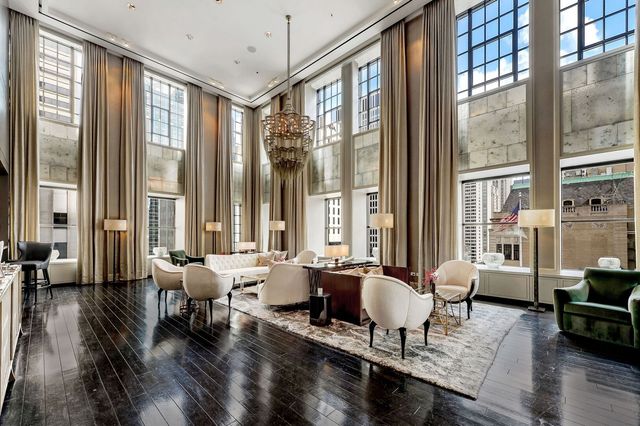 118 E ERIE Street 28F, Chicago, IL 60611