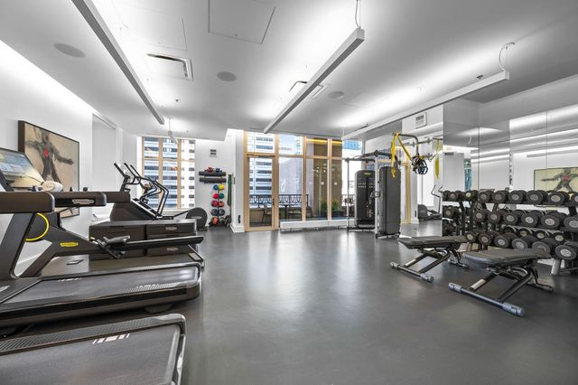 118 E ERIE Street 28F, Chicago, IL 60611