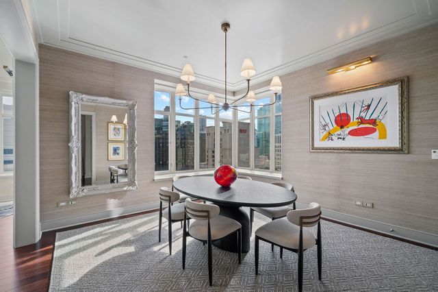 118 E ERIE Street 28F, Chicago, IL 60611