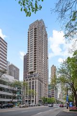 118 E ERIE Street 28F, Chicago, IL 60611