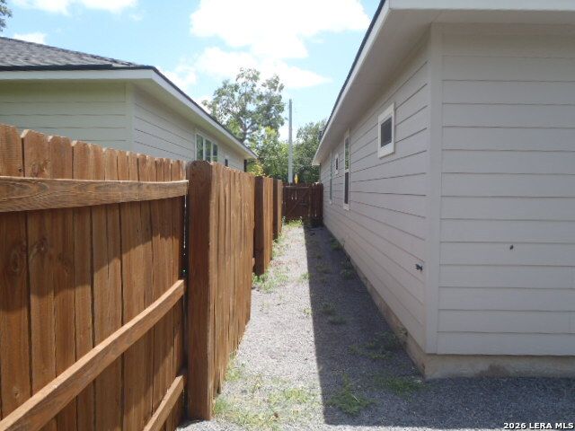 964 ALLENDE ST, Seguin, TX 78155