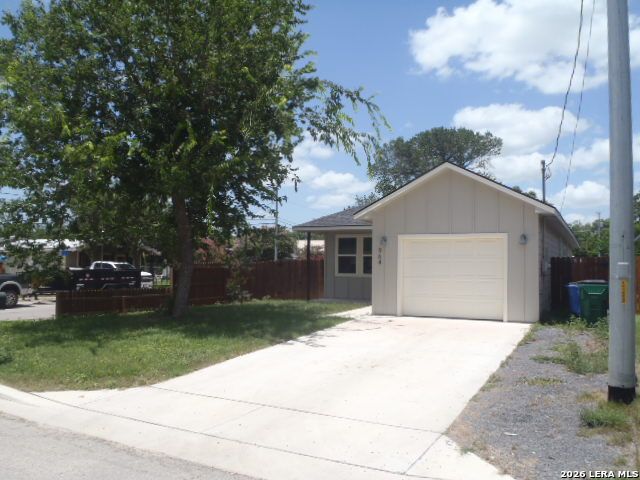 964 ALLENDE ST, Seguin, TX 78155