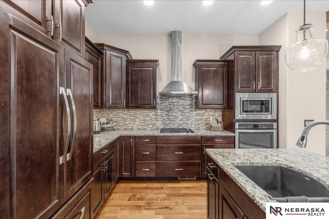 19611 Brookside Lane, Gretna, NE 68028