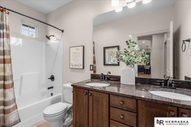 19611 Brookside Lane, Gretna, NE 68028