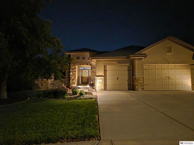 19611 Brookside Lane, Gretna, NE 68028