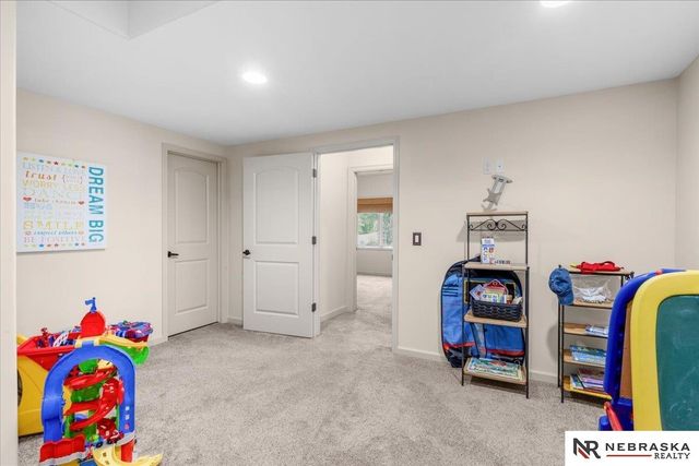 19611 Brookside Lane, Gretna, NE 68028