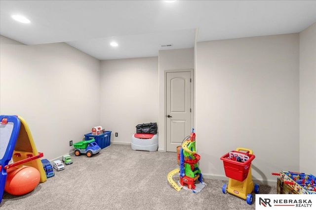 19611 Brookside Lane, Gretna, NE 68028