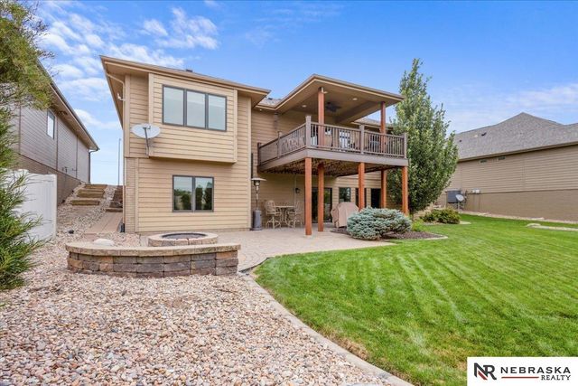 19611 Brookside Lane, Gretna, NE 68028