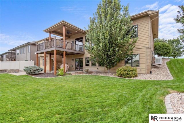 19611 Brookside Lane, Gretna, NE 68028