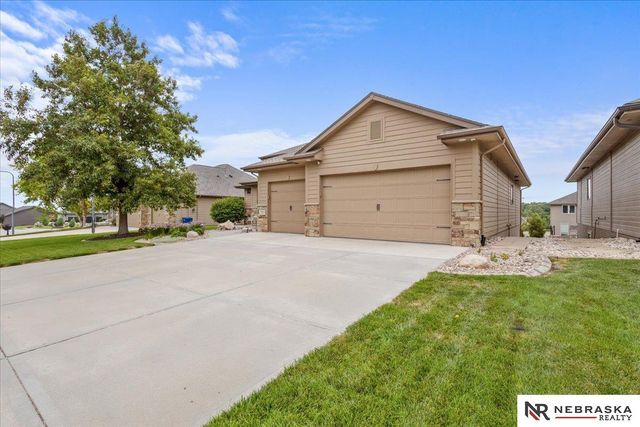 19611 Brookside Lane, Gretna, NE 68028