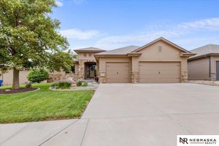 19611 Brookside Lane, Gretna, NE 68028