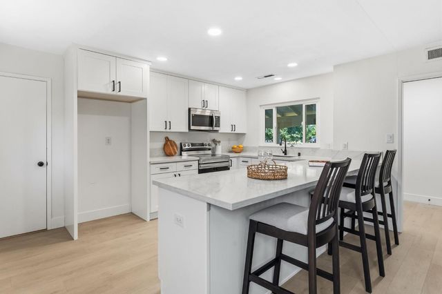 3445 Rosemont Dr, Sacramento, CA 95826