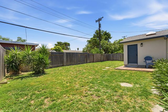 3445 Rosemont Dr, Sacramento, CA 95826