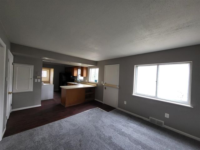 20304 E Eight Mile Road, Harper Woods, MI 48225