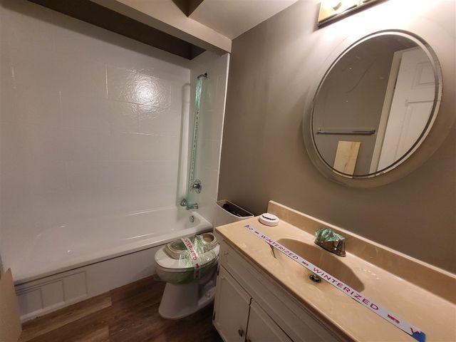 20304 E Eight Mile Road, Harper Woods, MI 48225