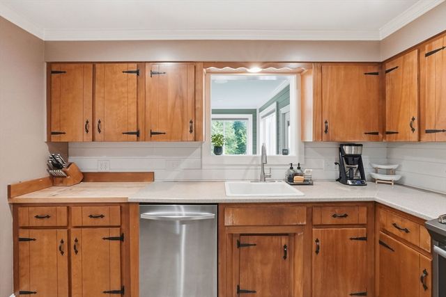 137 Ward St, North Brookfield, MA 01535