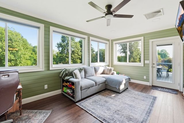 137 Ward St, North Brookfield, MA 01535