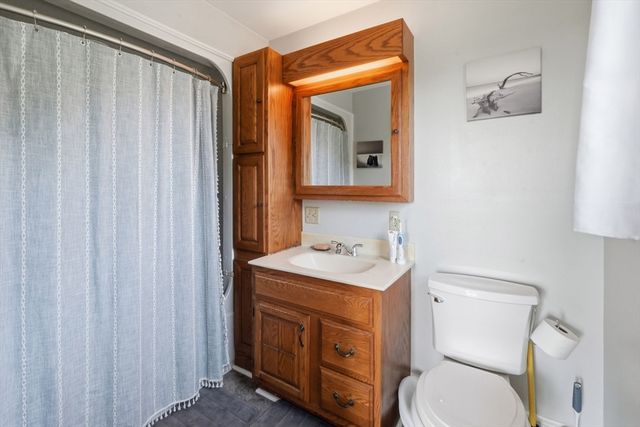 137 Ward St, North Brookfield, MA 01535