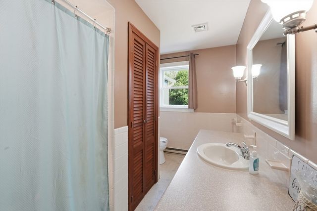 137 Ward St, North Brookfield, MA 01535