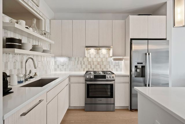 45 W 3rd St 406, Boston, MA 02127