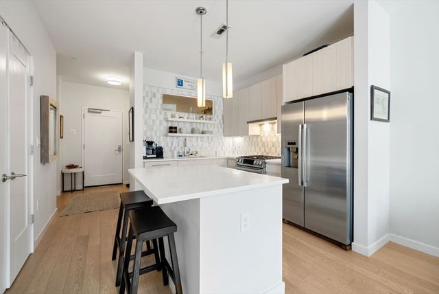 45 W 3rd St 406, Boston, MA 02127