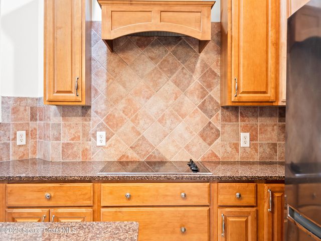 896 Yellow Wood Court SE, Palm Bay, FL 32909