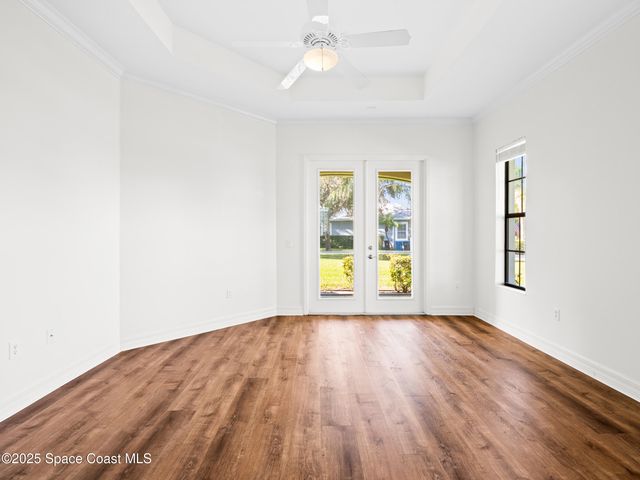 896 Yellow Wood Court SE, Palm Bay, FL 32909