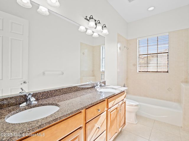 896 Yellow Wood Court SE, Palm Bay, FL 32909