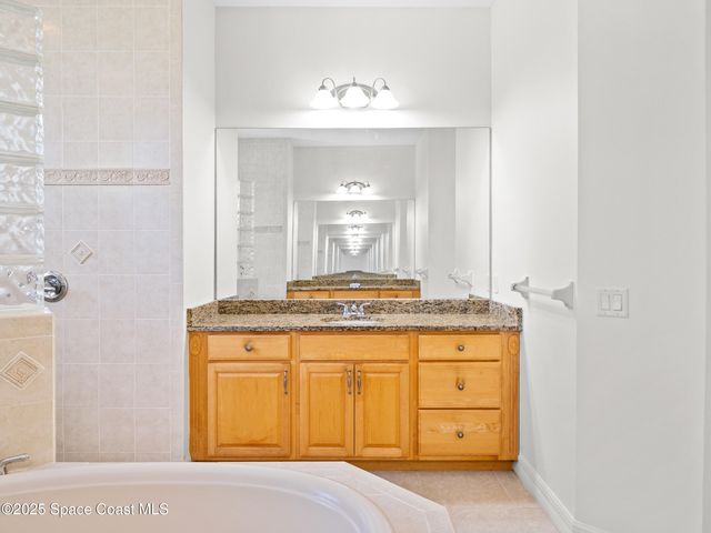 896 Yellow Wood Court SE, Palm Bay, FL 32909