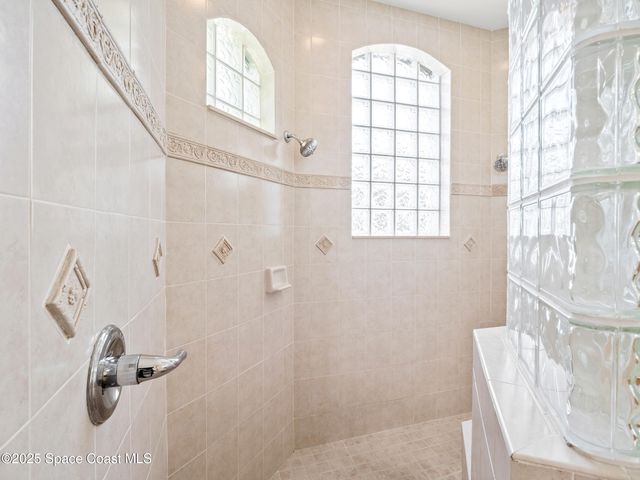 896 Yellow Wood Court SE, Palm Bay, FL 32909