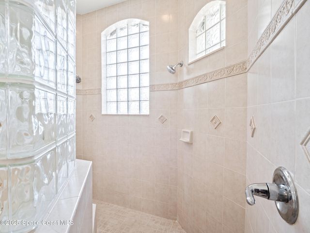 896 Yellow Wood Court SE, Palm Bay, FL 32909