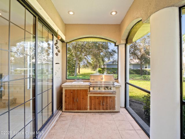 896 Yellow Wood Court SE, Palm Bay, FL 32909