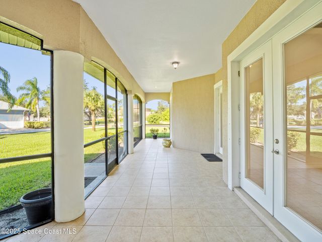 896 Yellow Wood Court SE, Palm Bay, FL 32909