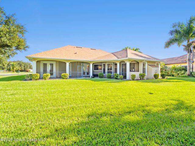 896 Yellow Wood Court SE, Palm Bay, FL 32909