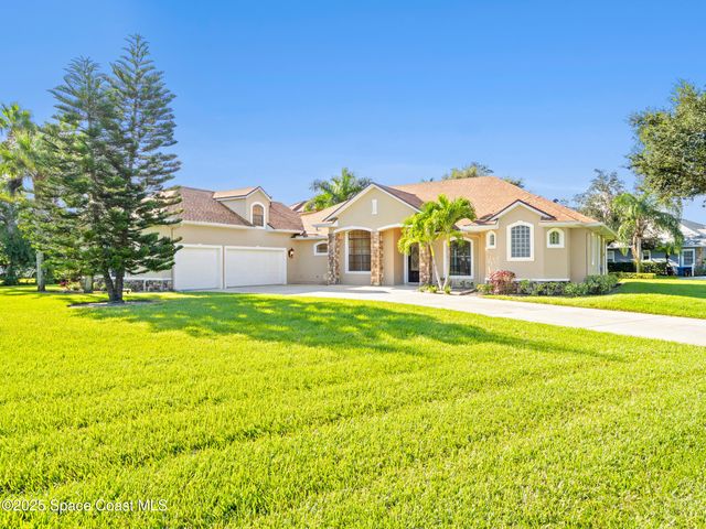 896 Yellow Wood Court SE, Palm Bay, FL 32909