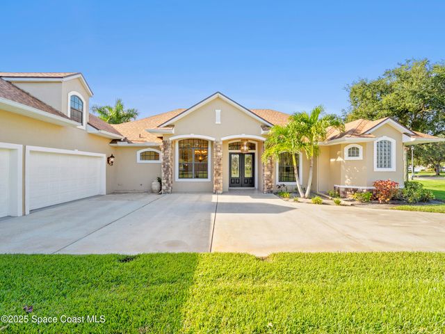 896 Yellow Wood Court SE, Palm Bay, FL 32909