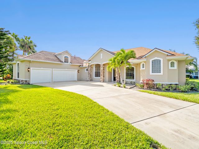 896 Yellow Wood Court SE, Palm Bay, FL 32909