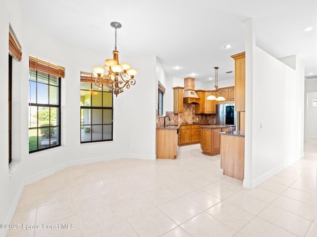 896 Yellow Wood Court SE, Palm Bay, FL 32909