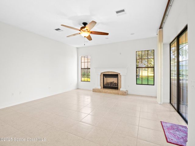 896 Yellow Wood Court SE, Palm Bay, FL 32909