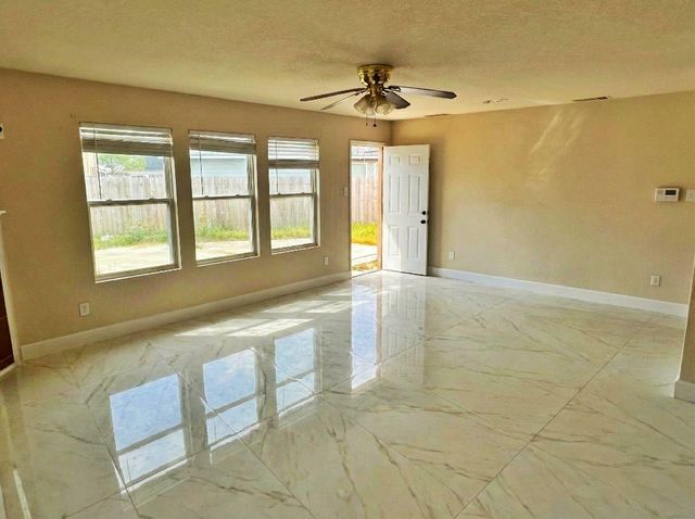 10314 Moonset Lane, Houston, TX 77016