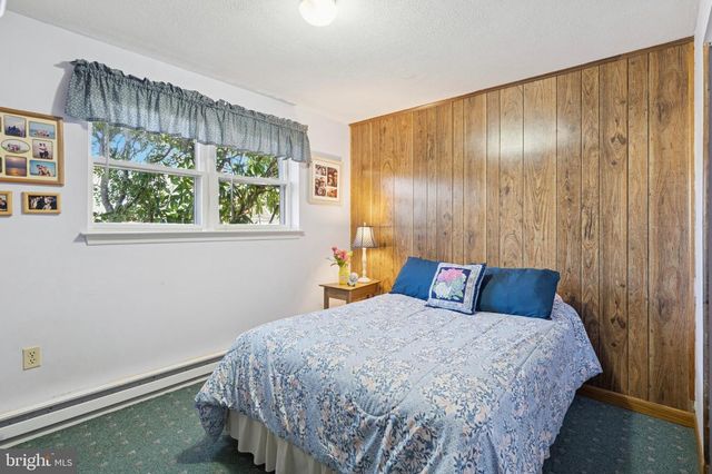 34 CHESTNUT LN, Bechtelsville, PA 19505