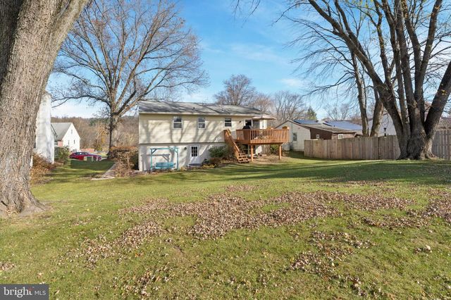 34 CHESTNUT LN, Bechtelsville, PA 19505