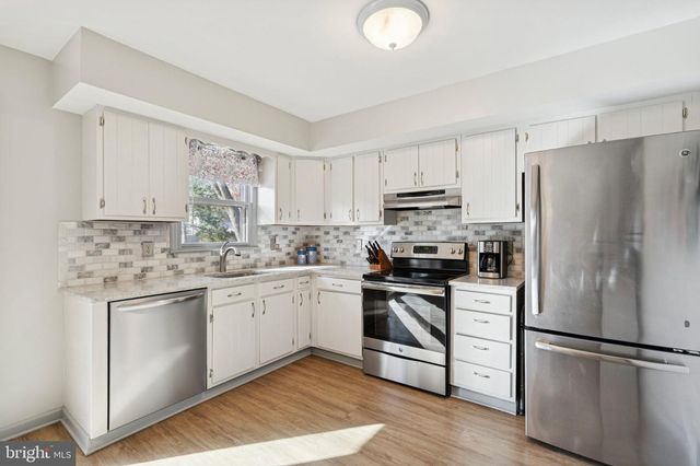 34 CHESTNUT LN, Bechtelsville, PA 19505