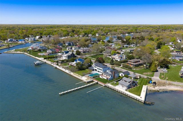 22 Laura Lee Drive, Center Moriches, NY 11934