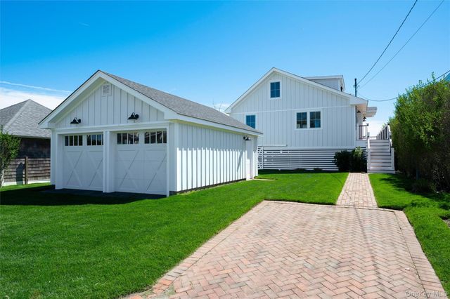 22 Laura Lee Drive, Center Moriches, NY 11934