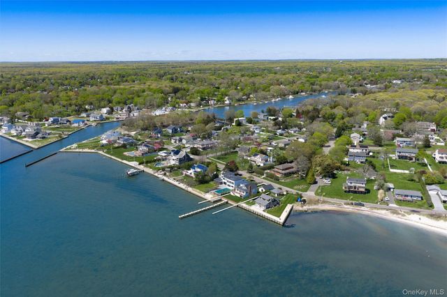 22 Laura Lee Drive, Center Moriches, NY 11934