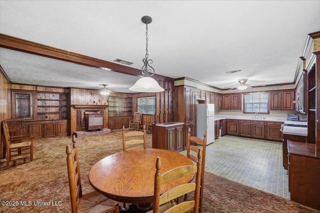 1031 Thigpen Road, Raymond, MS 39154