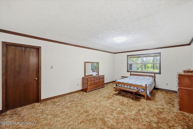 1031 Thigpen Road, Raymond, MS 39154